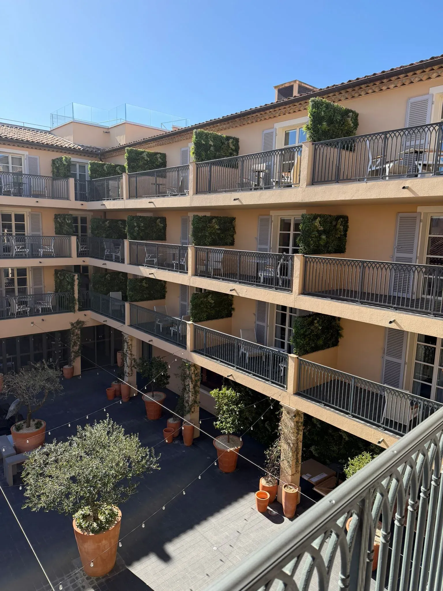 Détail du mur végétal artificiel, Hôtel de Paris Saint-Tropez