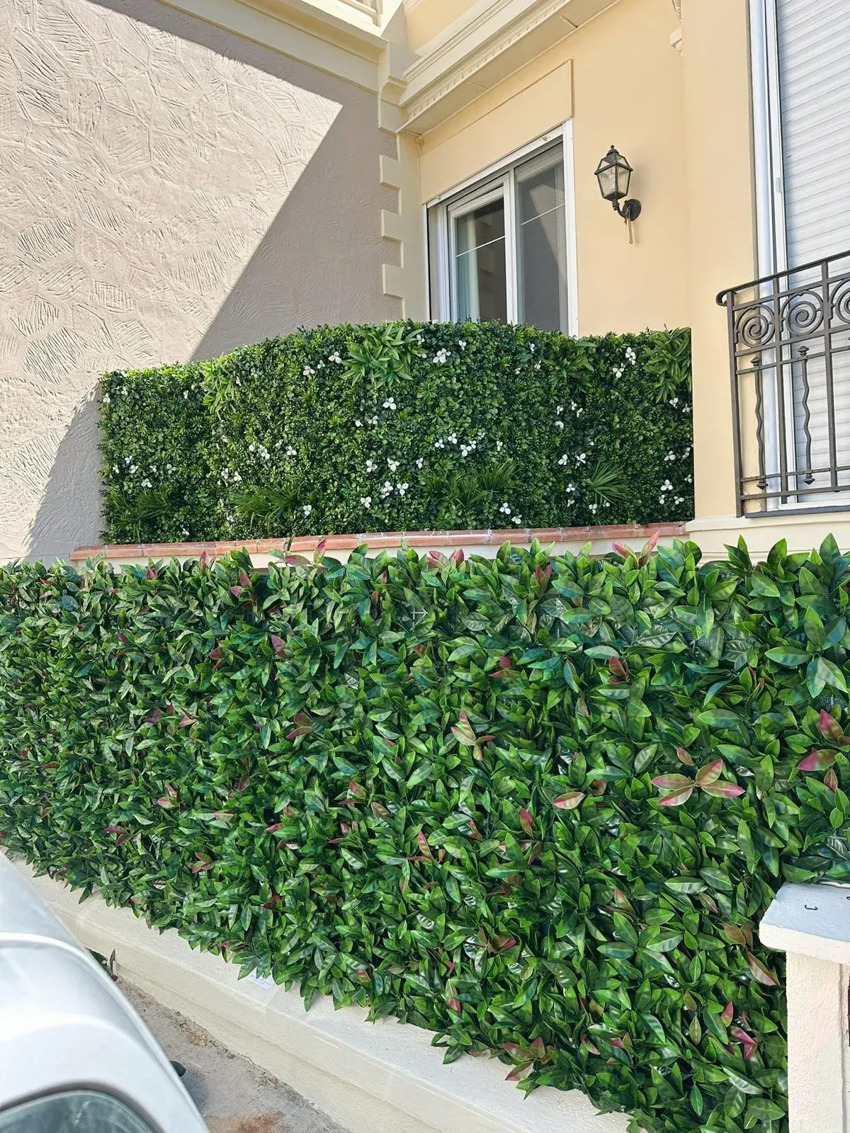 Mur végétal artificiel à Nice : 4 usages qui changent vraiment un lieu